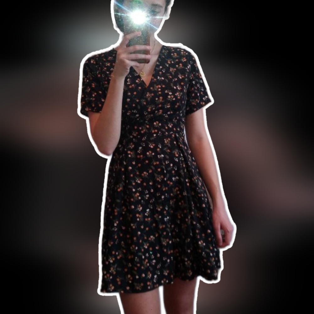 Mikiko Short Sleeve V-Neck Floral Wrap Dress